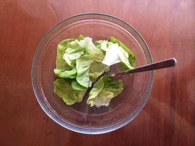 Fejessaláta elkészítése