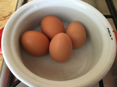 Kemény tojás főzése